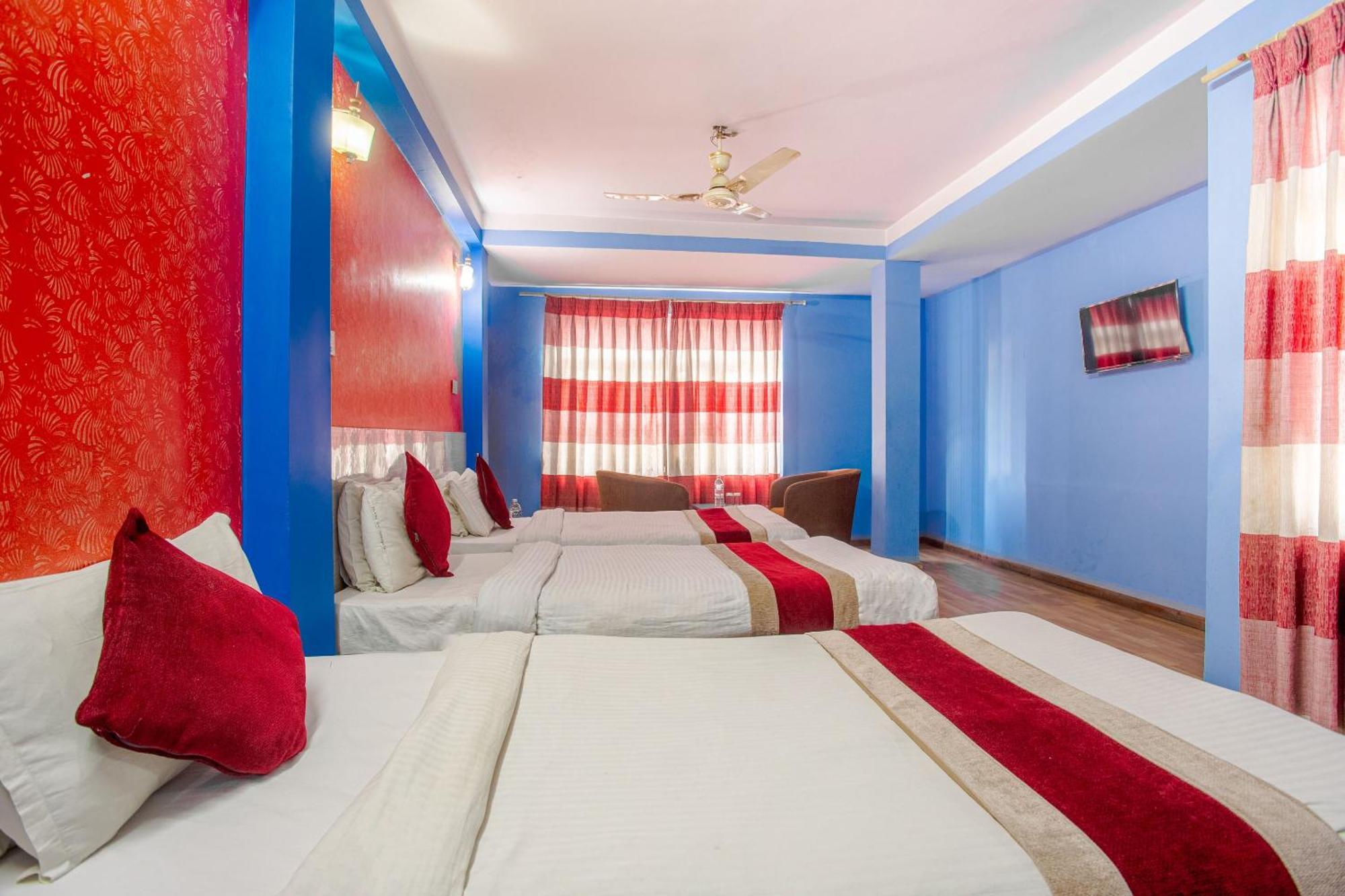 Oyo 808 Hotel Om Ganapati Pvt Ltd Катманду Экстерьер фото